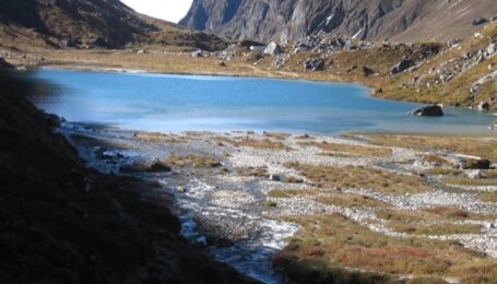 Beautiful-Samiti-Lake..