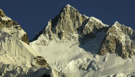 kanchendzhanga-india