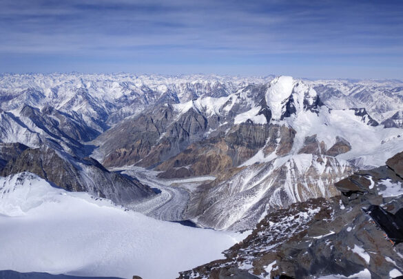 Сходження на пік Корженевської (7105 м) та пік Комунізму (7495 м)