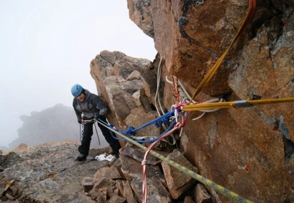 Травнева школа альпінізму на  Тянь-Шані, Казахстан  (ущелина Туюксу)