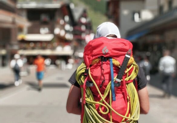 Спорядження для різних походів та альпінізму