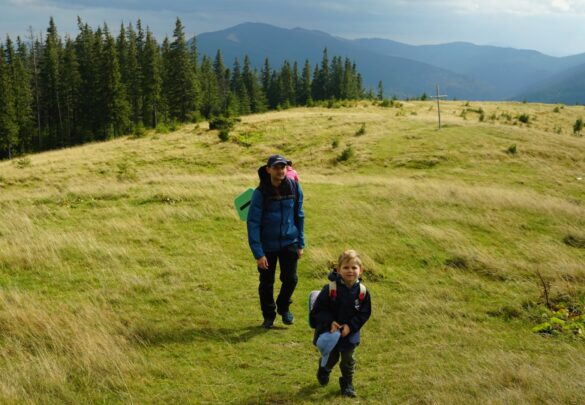 Похід у гори з дітьми: поради щодо безпечного відпочинку